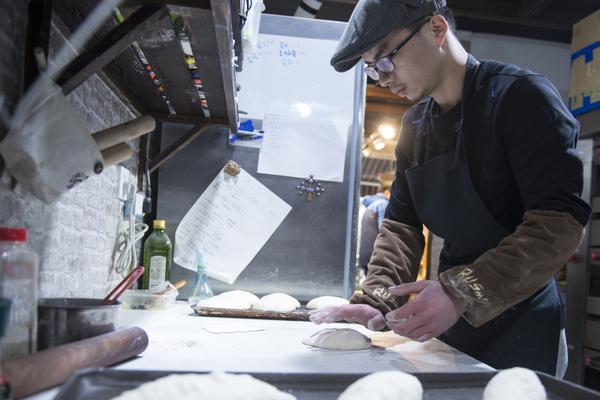 精準(zhǔn)找客戶軟件_男子飛無人機(jī)在崖洞發(fā)現(xiàn)干尸？警方：排除刑案，死者生前有抑郁癥狀