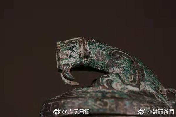 軍國(guó)主義幽靈的“撬棺人”｜新漫評(píng)