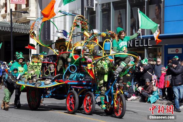 服務(wù)器拋出json數(shù)據(jù)分析_汽車(chē)行業(yè)波瀾壯闊，他們卻為何選擇逃離