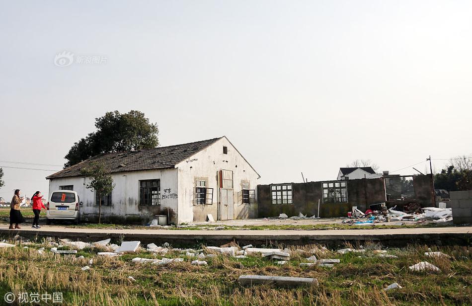 違反安全操作規(guī)程怎么寫處罰通報(bào)_一老人家中電視機(jī)突起火 插頭長期不拔有風(fēng)險(xiǎn)