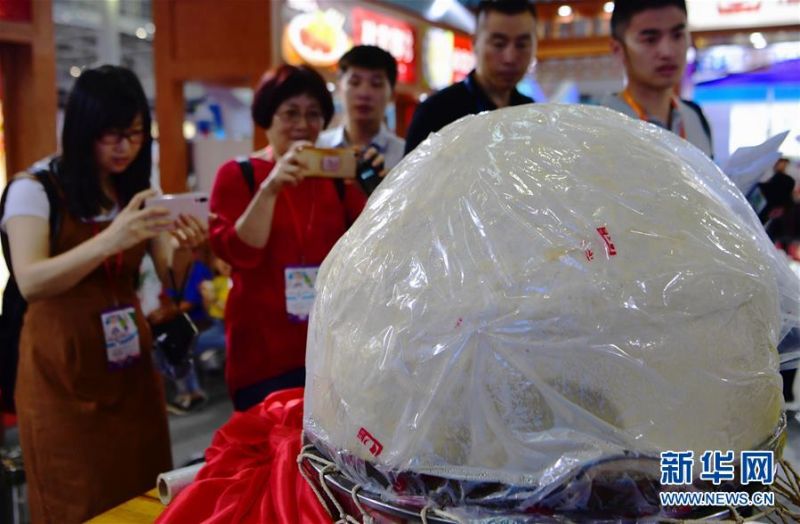 win10網絡連接配置異常但是能上網_廣東汕頭一餐飲店貼歧視外賣員告示，涉事店員被行拘