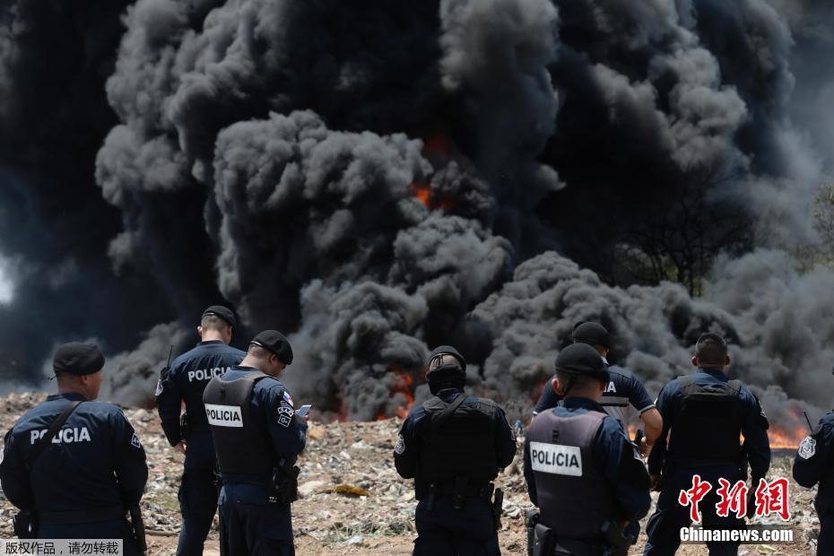 法國藝術(shù)家貝納維內(nèi)紀(jì)念雕塑捐贈儀式在北京舉行