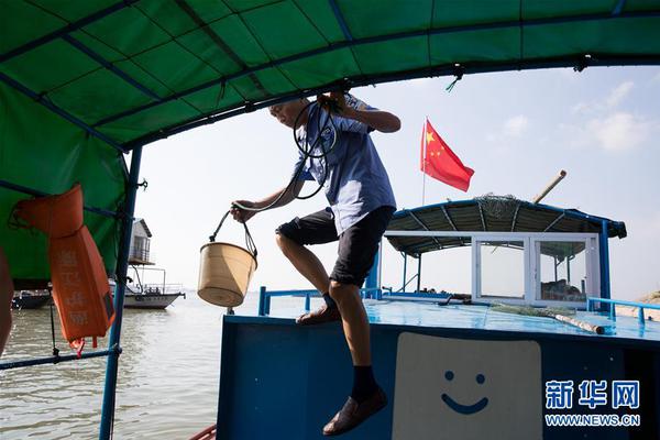 微信支付官網(wǎng)商戶中心_普京開車曾遇到快遞員橫沖直撞:我有時(shí)不閃警燈也不帶車隊(duì)