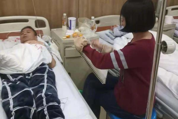 傳奇搬磚去哪個網(wǎng)站好_農(nóng)業(yè)農(nóng)村部：“十五五”時期鞏固拓展脫貧攻堅成果將轉(zhuǎn)入常態(tài)化幫扶階段