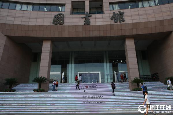 某些網(wǎng)頁打不開是什么原因_一件最基礎(chǔ)百搭的時尚單品，能撐過3個季節(jié)？