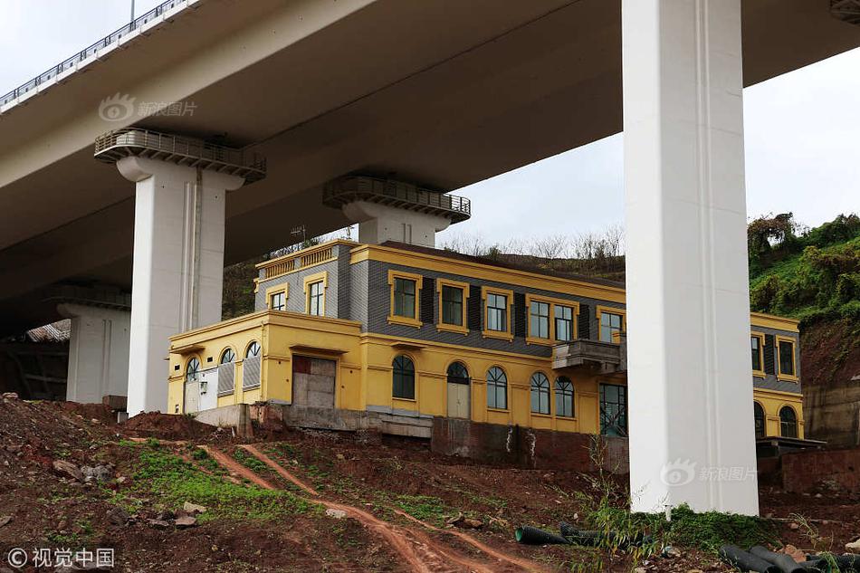 杭州蕭山國(guó)際機(jī)場(chǎng)舉行航空器應(yīng)急救援綜合演練