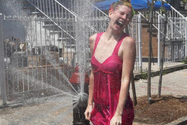 大雪節(jié)氣后花城現(xiàn)花海！馬嶺觀花植物園80畝三角梅盛花迎客