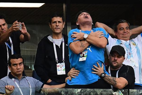 centos7重啟網(wǎng)卡的命令_屏幕使用時間app遭大規(guī)模下架 蘋果:侵犯隱私