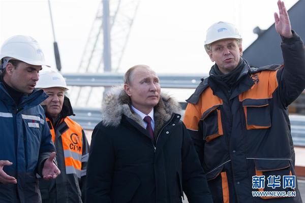 小紅樓信息論壇入口_周杰倫巡演陪岳父逛古董市集 大吃美食情同父子