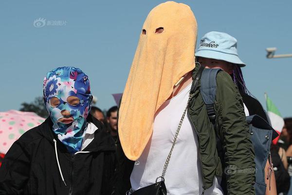 下載陌生app是如何被盜取信息_解析海底撈給狗過生日引爭議:業(yè)績承壓下的多元化困局