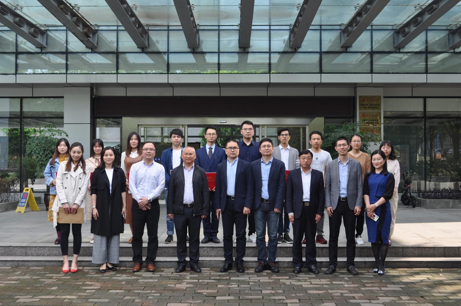 漏洞攻擊_嚴(yán)懲“槍手”替考 追責(zé)不止于開除現(xiàn)職