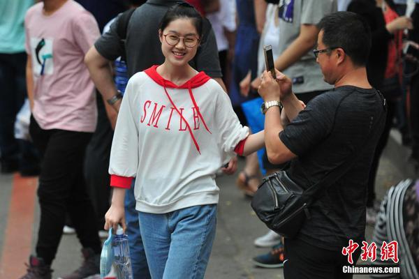 三折疊巔峰對(duì)決 三星能否終結(jié)華為無(wú)盡的寂寞