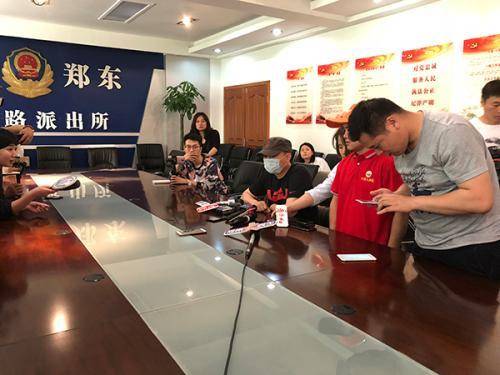 假期去博物館的人，已經(jīng)后悔了