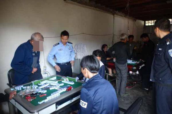 傳奇發(fā)布站源碼php_王櫟鑫吳雅婷為女兒慶生