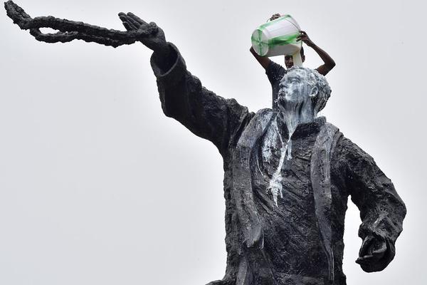 瘋狗采集軟件_猛龍主帥：珀?duì)柼貭栵@然還沒(méi)找到比賽節(jié)奏 狀態(tài)遠(yuǎn)未恢復(fù)到最佳