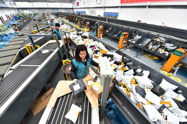 aix topas監(jiān)控腳本_“澳門COCO姐”被禁言 曾憑借8.8元蟲草內(nèi)褲月銷250萬(wàn)