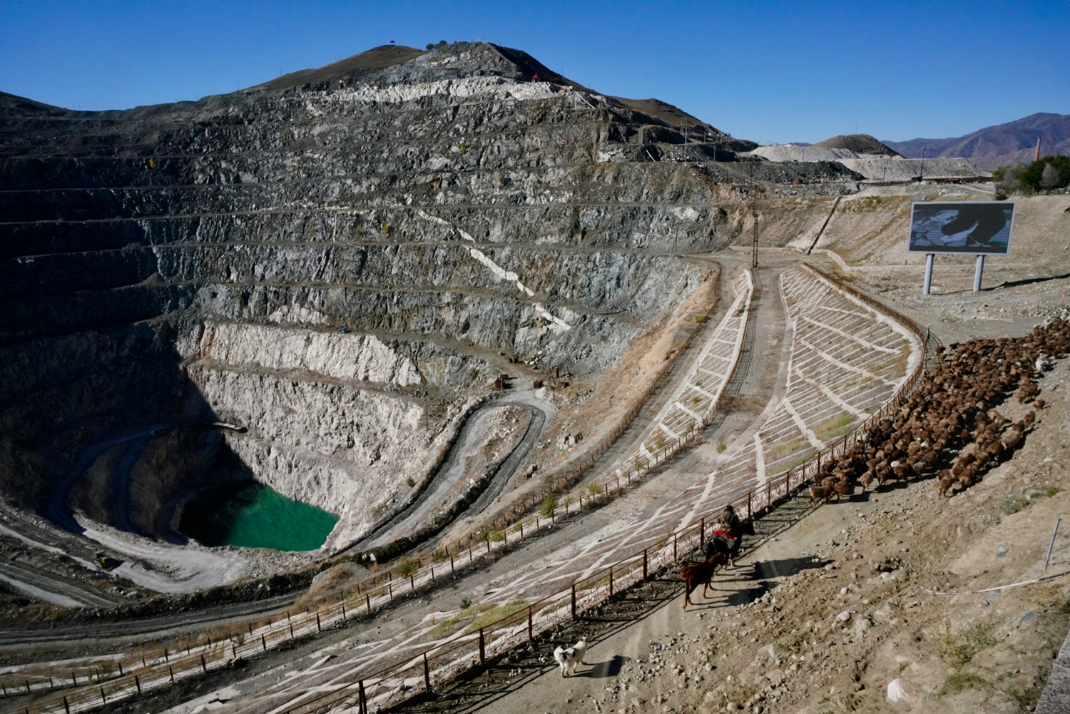 工業(yè)和信息化部備案管理系統(tǒng)網(wǎng)站 粵B2-20090191-18