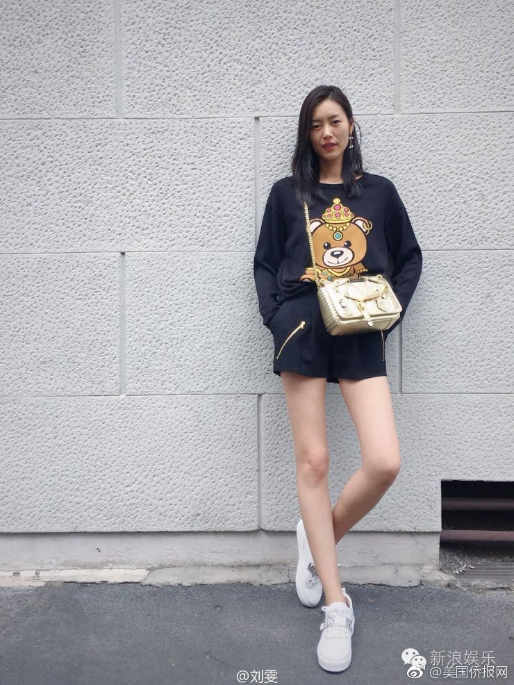 webpack加載器_江蘇淮安：中學(xué)生參加校園科技節(jié) 與人形機(jī)器人互動(dòng)