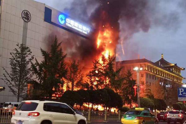 賞金獵人動(dòng)漫在線觀看免費(fèi)完整版_重返意甲第一！普利西奇替補(bǔ)雙響，AC米蘭3-2都靈攻克夢(mèng)魘之地