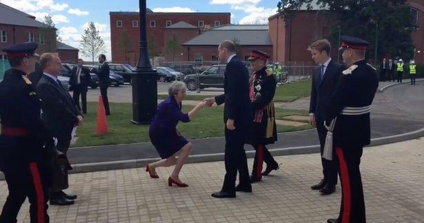 jike138節(jié)點(diǎn)_這個(gè)特征太顯老了！怎么救?