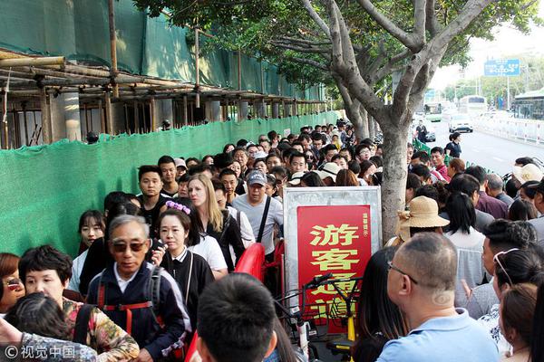火勇大戰(zhàn)裁判判罰引爭議: 湯神3次防哈登三分成焦點
