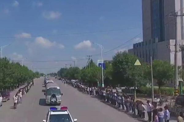 pythonexcel辦公自動(dòng)化一本通pdf_法國(guó)藝術(shù)家貝納維內(nèi)紀(jì)念雕塑捐贈(zèng)儀式在北京舉行