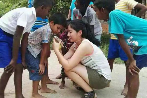 python程序破解_Vlog｜筆尖下，用心觸摸西藏