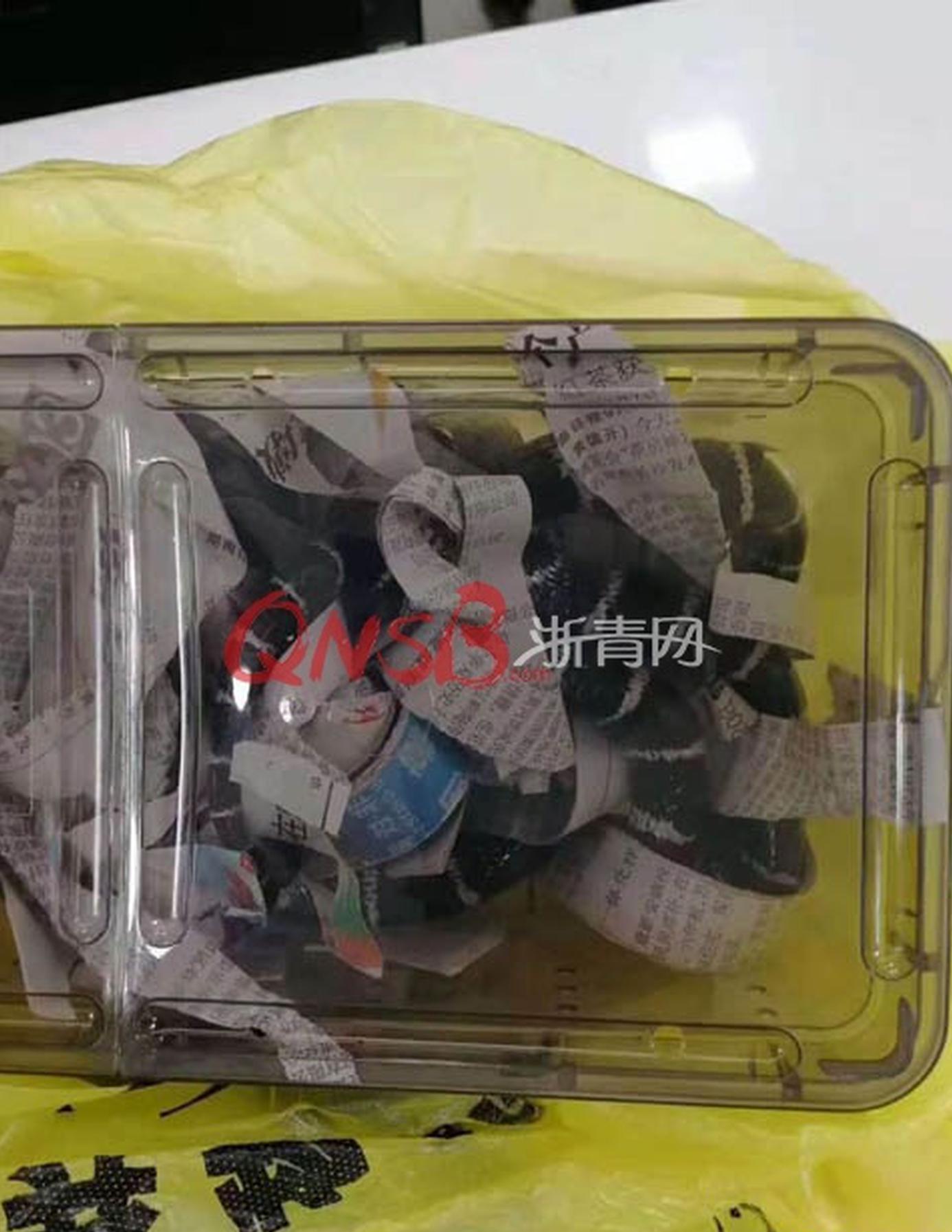 q幣卡充值平臺_美女把客廳爆改成影院 再也不用費錢出去看電影