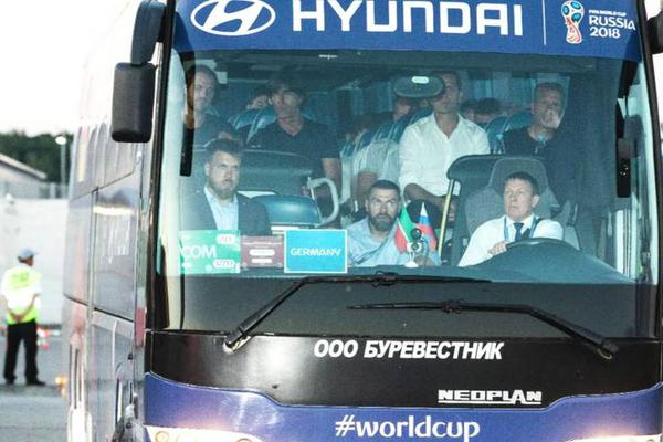 外網搞笑視頻搬運軟件_逗樂大人的整蠱其實很傷娃