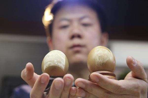 國(guó)內(nèi)最有名手工網(wǎng)站_俄電臺(tái)將播烏總統(tǒng)8年前主持的魔術(shù)節(jié)目 網(wǎng)友嘲諷