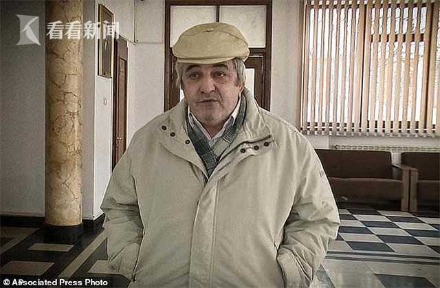 游戲賺錢群排行榜_景區(qū)試戴帽子被要價(jià)5元演員洪劍濤致歉 店主阿婆發(fā)聲