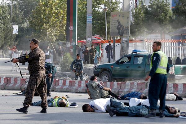 不敵風(fēng)波中的利物浦，國米為何逢強必??？