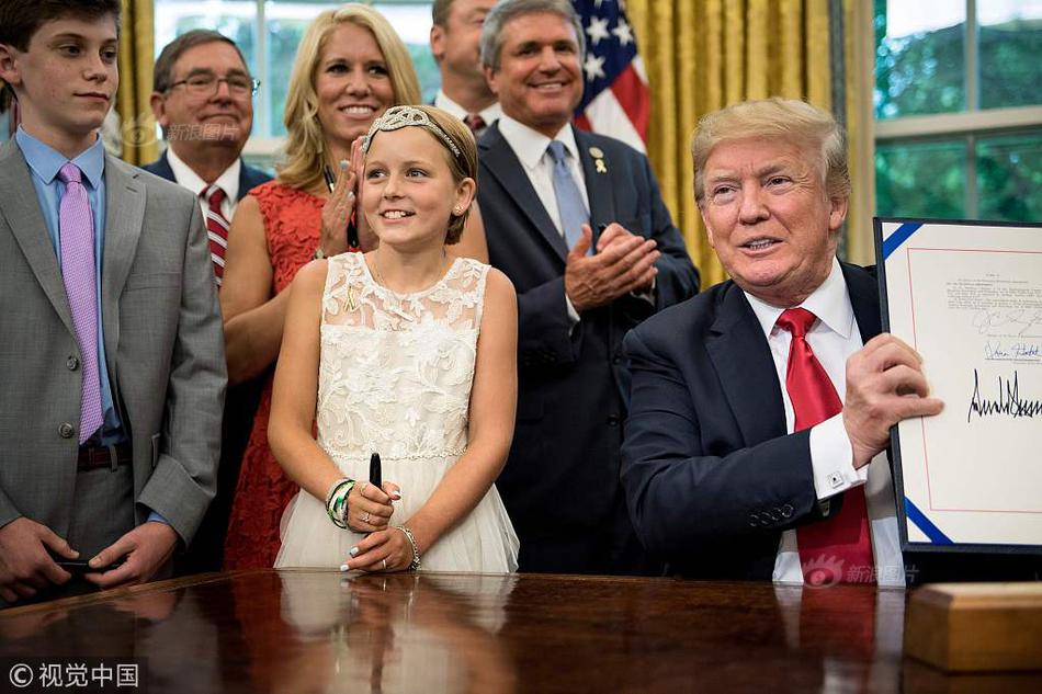 中國人網(wǎng)購?fù)素洠彀堰@家公司送上市了