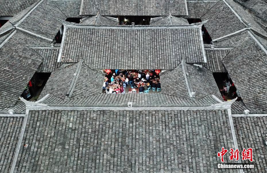 騰訊地圖街景實時地圖電腦版_劉濤文牧野亮相托納多雷新片羅馬首映紅毯