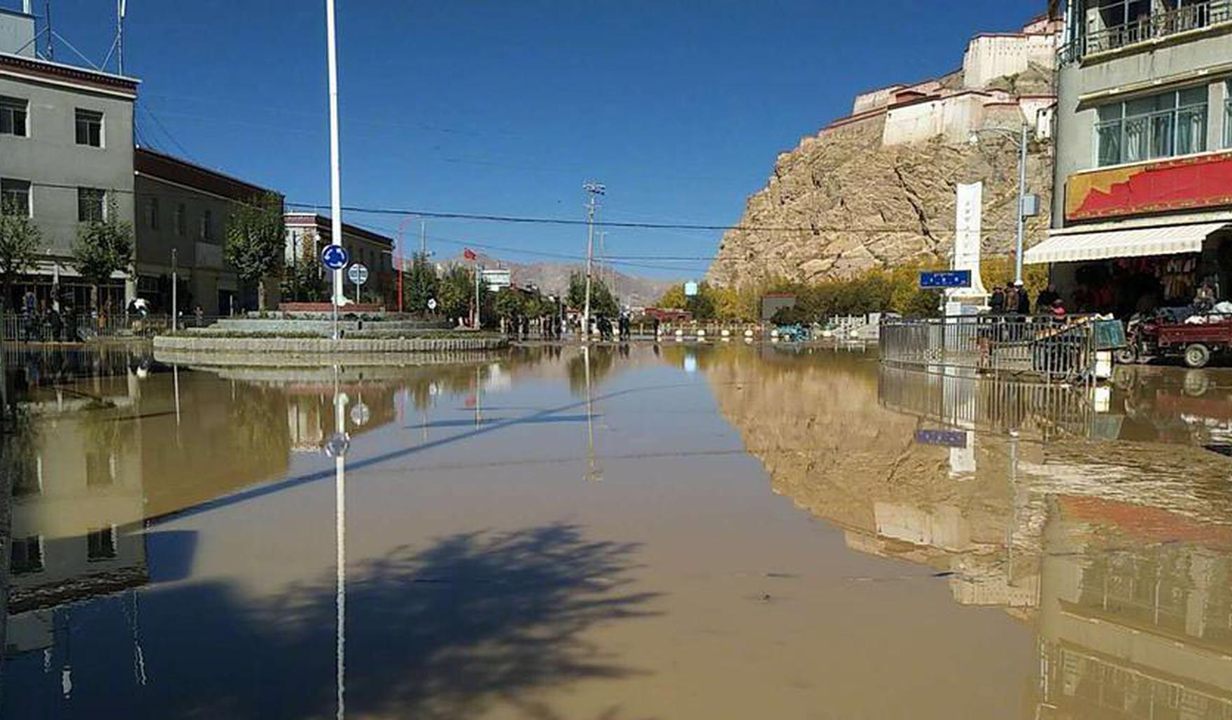 能掛網(wǎng)游的手機(jī)多少錢一臺_劉海寬演繹職場小人物李珂，以機(jī)會換女性公正