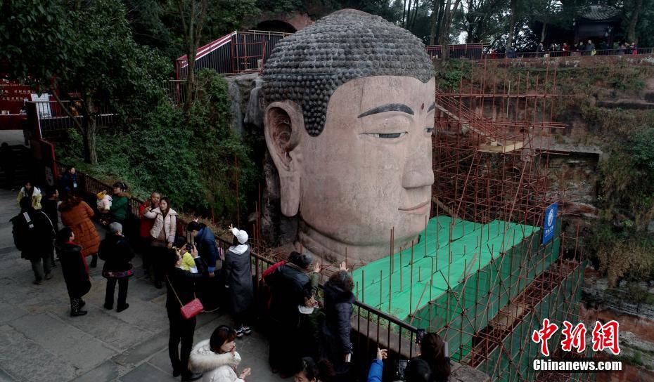 拼多多新手怎么推廣_充滿掌控感的強勢美學(xué)告訴你，曲線也可以很有力量