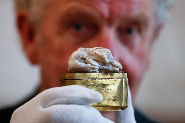 區(qū)塊鏈跨境支付的特點_男子灌農(nóng)藥毒殺兒女 妻子死里逃生只求