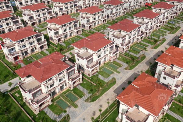 帝國懂你_男子灌農(nóng)藥毒殺兒女 妻子死里逃亡只求