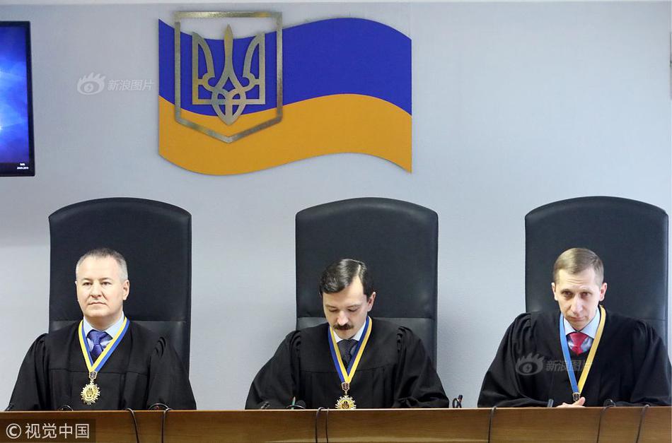 中國(guó)網(wǎng)站建設(shè)公司靠譜_英超：曼聯(lián)4-1副班長(zhǎng)升至第6！B費(fèi)2球1助，姆伯莫芒特破門