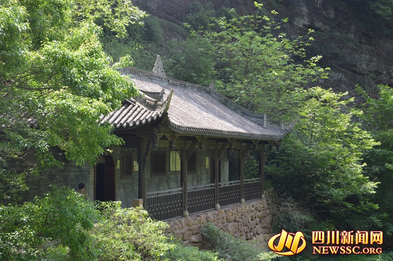 網(wǎng)絡(luò)最新騙局有哪些_把民族服飾“穿到”外國街頭