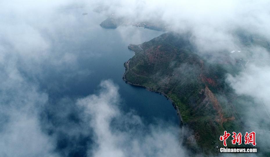 h5免費(fèi)發(fā)布的平臺(tái)_蔡瀾書法作品展現(xiàn)獨(dú)特風(fēng)格，作品引發(fā)熱議