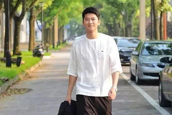 學校官網(wǎng)有哪些功能需求_我真不是馬后炮，早就說了張頌文是“假火”，一個人扛不動票房了