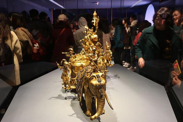 簡單游戲代碼編寫_房子，已經(jīng)成了許多人的累贅。