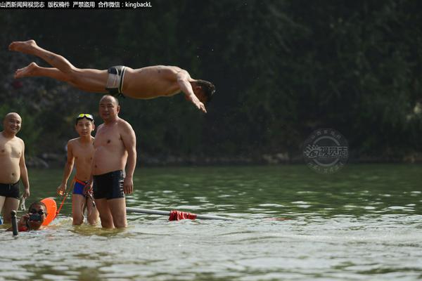 變態(tài)sf黃頁_廣東汕頭一餐飲店貼歧視外賣員告示，涉事店員被行拘