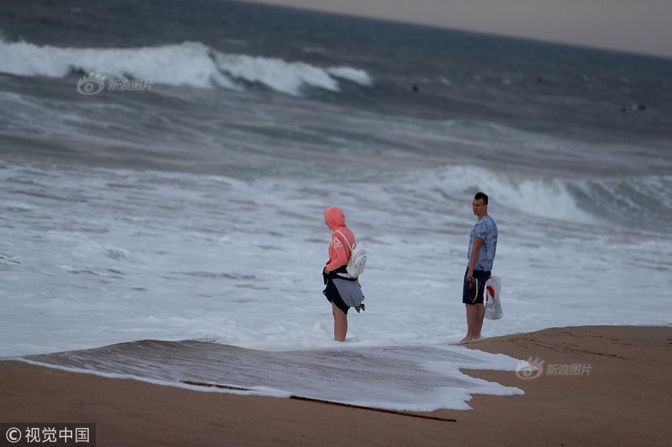 詐騙案例視頻_霍啟剛傳喜訊，讓香港四大家族刮目相看