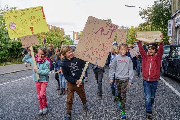 111端口是高危端口嗎_新華鮮報(bào)|活力足！稅收大數(shù)據(jù)里的中國(guó)經(jīng)濟(jì)亮點(diǎn)