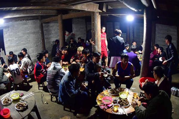 反轉(zhuǎn)！派拉蒙出價(jià)1000億美金，阻止網(wǎng)飛收購華納