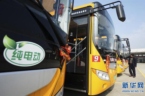 91資源站資源站穩(wěn)定更新情況_男孩校服背后被寫不文明話