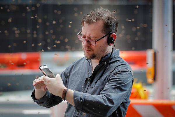 多掏176億美元！派拉蒙對華納兄弟發(fā)起敵意收購，奈飛算盤或落空