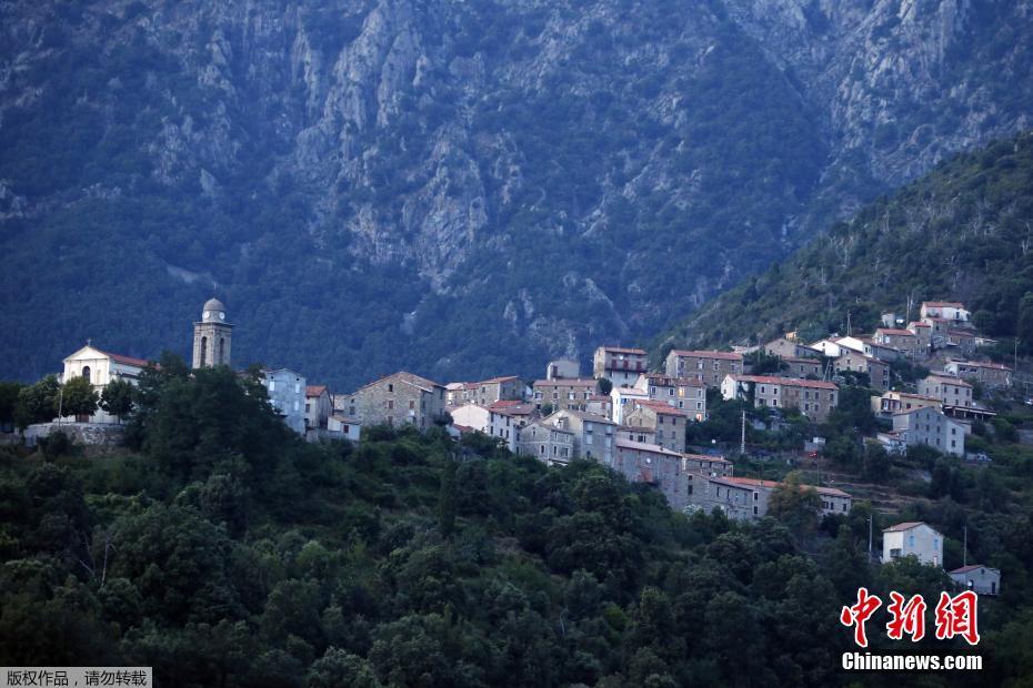 app封裝廣告聯(lián)盟_遠(yuǎn)郊大房子，實在太坑人